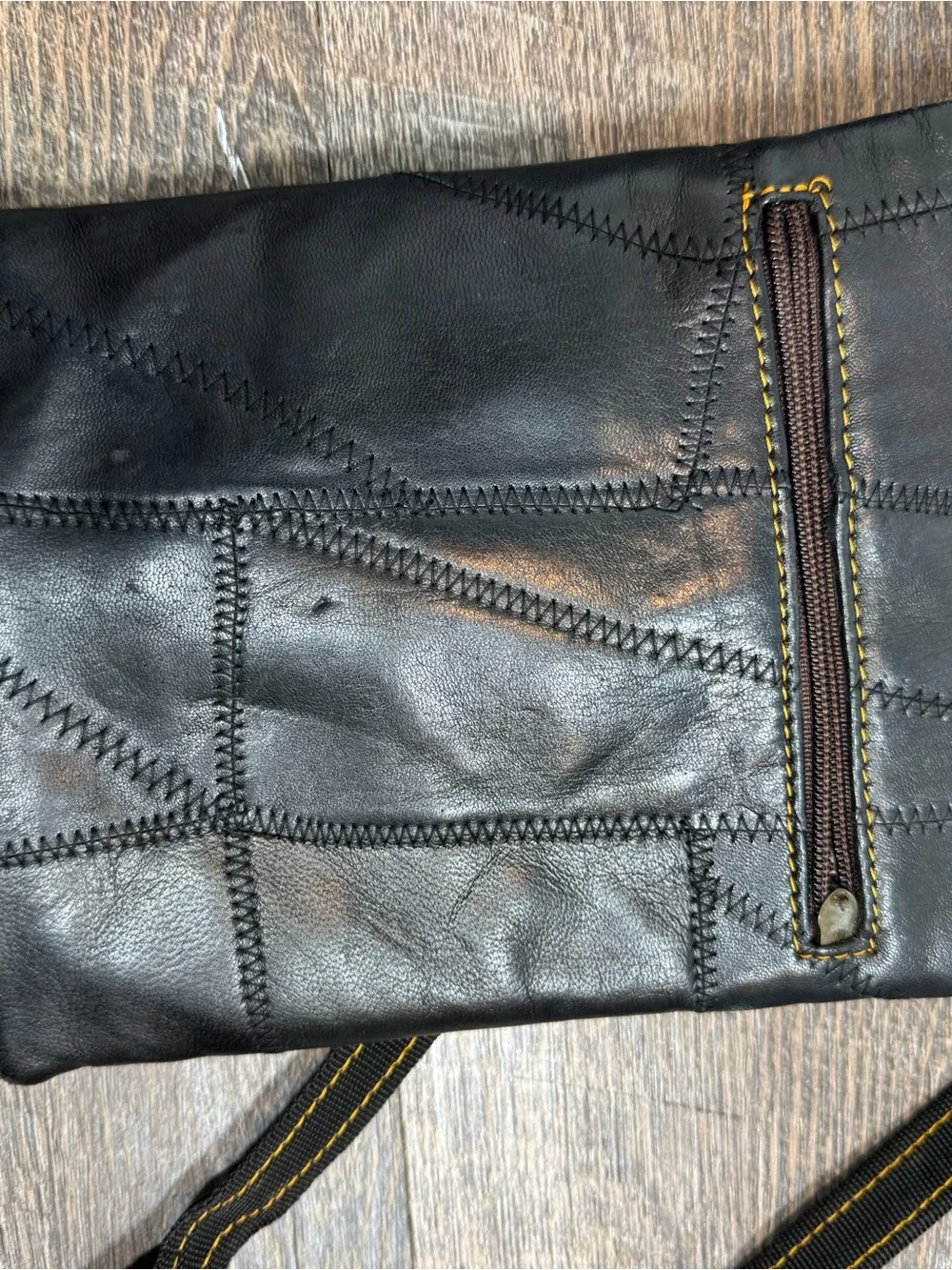 Men's Leather Patchwork Crossbody Pouch - Black and Gray